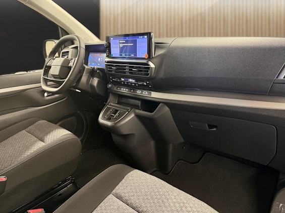 Vehicle image 14 Vehicle image 14