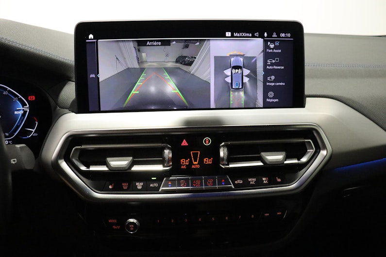 Vehicle image BMW iX3