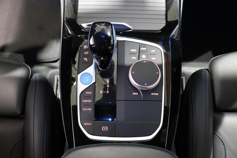 Vehicle image BMW iX3