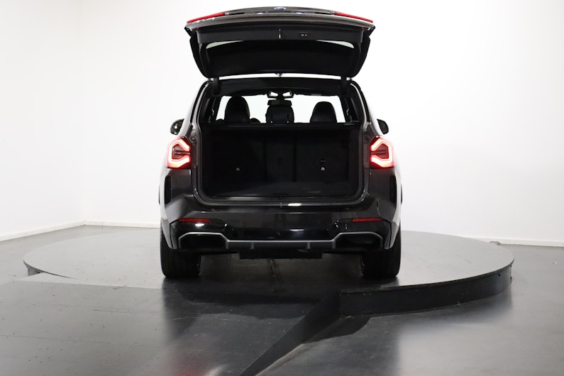 Vehicle image BMW iX3