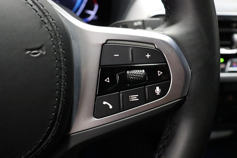 Vehicle image BMW iX3