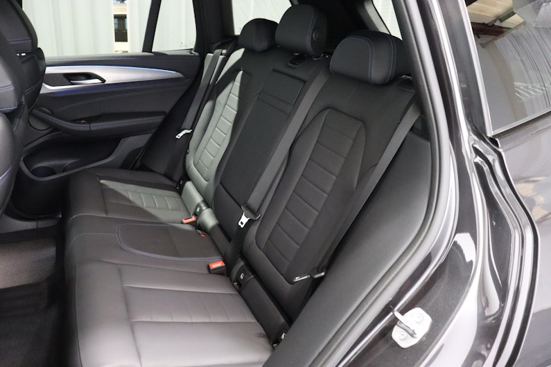 Vehicle image BMW iX3