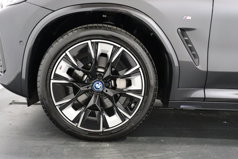 Vehicle image BMW iX3