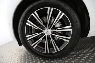 Vehicle image VOLVO XC60 2.0 T6 TE Ultimate Bright eAWD