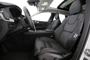 Vehicle image VOLVO XC60 2.0 T6 TE Ultimate Bright eAWD