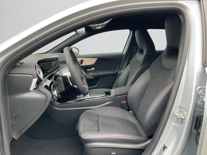 Vehicle image MERCEDES-BENZ A 200