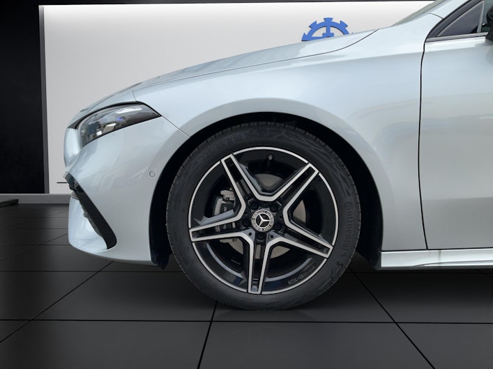 Vehicle image MERCEDES-BENZ A 200