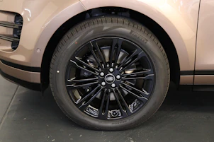 Fahrzeugbild LAND ROVER Range Rover Evoque 1.5 T 270e Dynamic SE