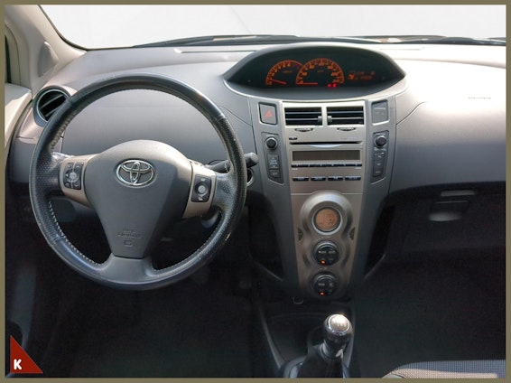 Vehicle image 13 Vehicle image 13