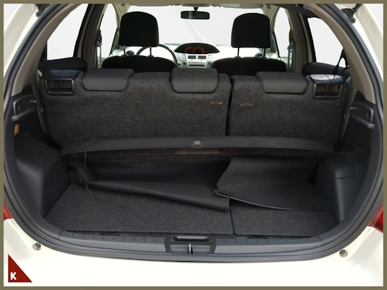 Vehicle image 19 Vehicle image 19