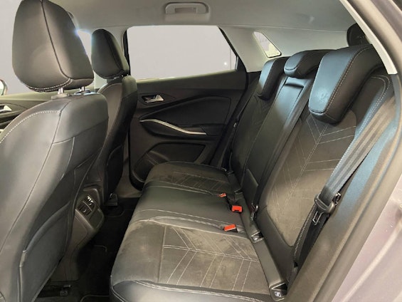 Vehicle image 9 Vehicle image 9