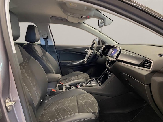 Vehicle image 10 Vehicle image 10