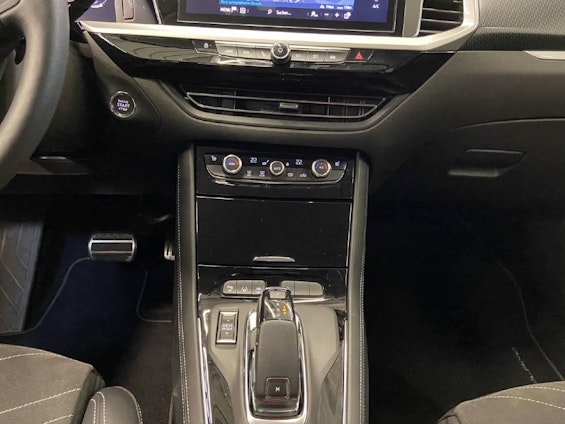 Vehicle image 6 Vehicle image 6