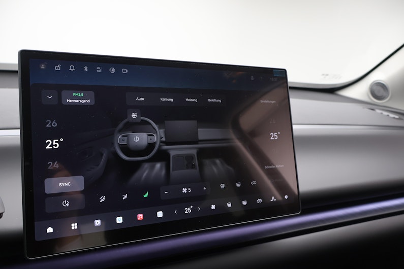 Vehicle image LEAPMOTOR C10