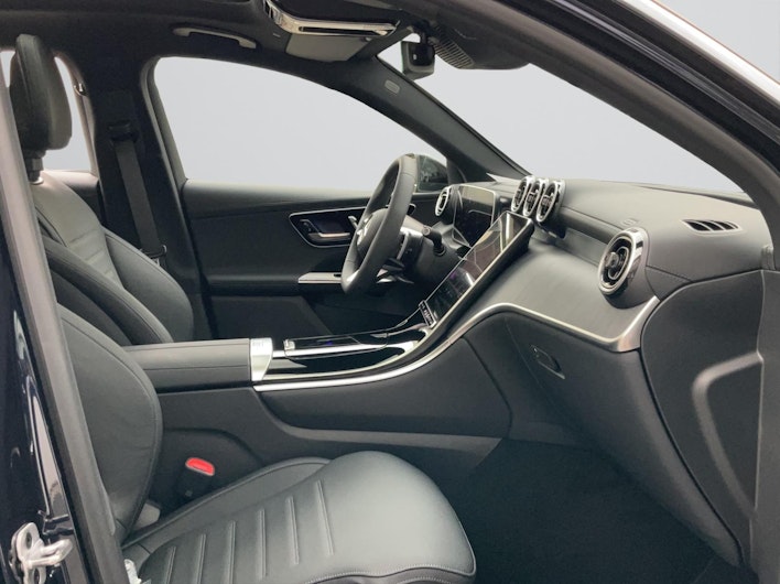 Vehicle image MERCEDES-BENZ GLC 220