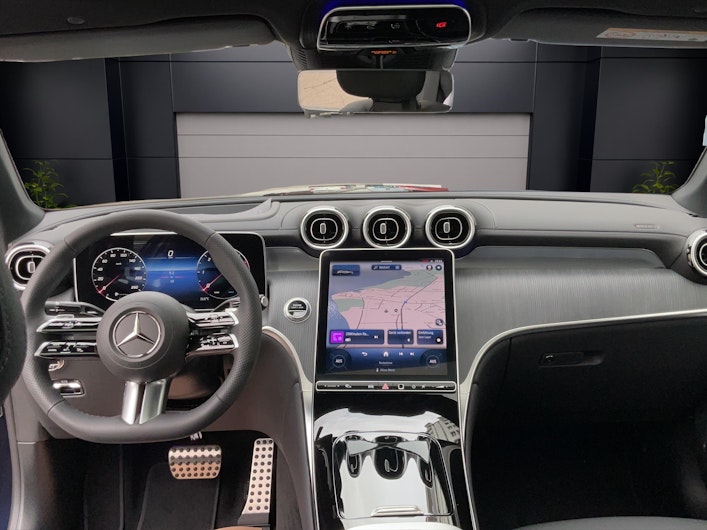 Vehicle image MERCEDES-BENZ GLC 220