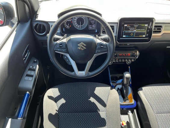 Vehicle image 6