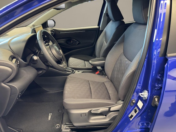 Vehicle image 8 Vehicle image 8