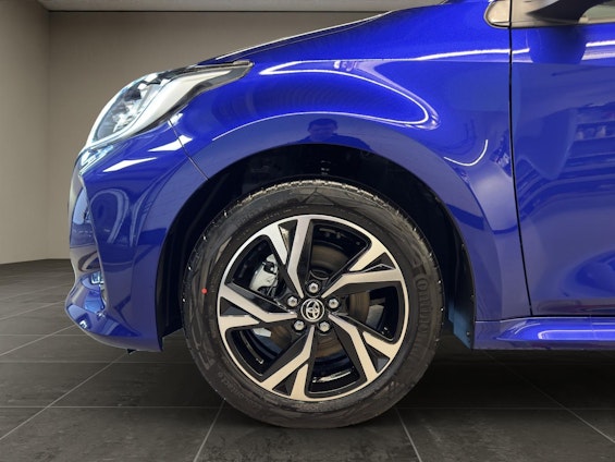 Vehicle image 12 Vehicle image 12