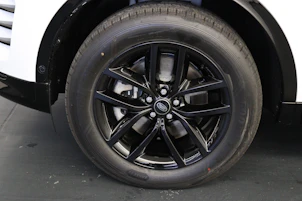 Fahrzeugbild LAND ROVER Discovery Sport 1.5 T 270e Dynamic SE mit AHK