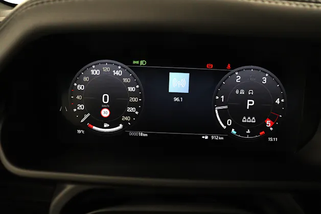 Land Rover Defender 110 3.0 D I6 250 X-Dynamic SE mit AHK