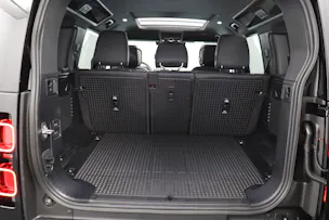 Land Rover Defender 110 3.0 D I6 250 X-Dynamic SE mit AHK