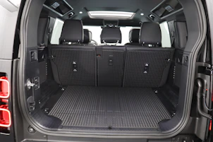 Fahrzeugbild LAND ROVER Defender 110 3.0 D I6 250 X-Dynamic SE mit AHK