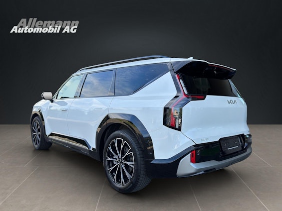 Vehicle image 3 Vehicle image 3