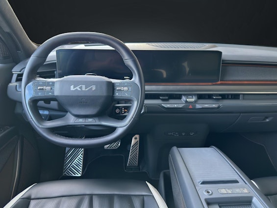 Vehicle image 10 Vehicle image 10