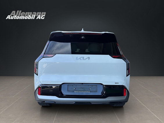 Vehicle image 4 Vehicle image 4