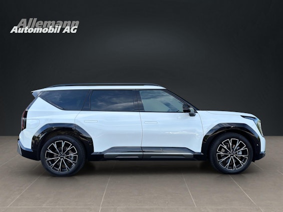 Vehicle image 6 Vehicle image 6