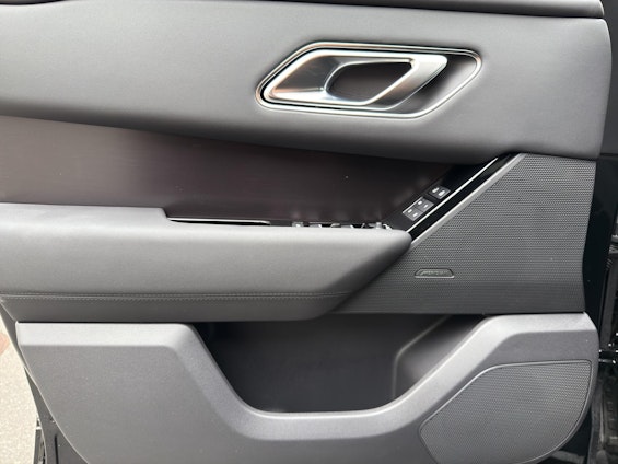 Vehicle image 8 Vehicle image 8