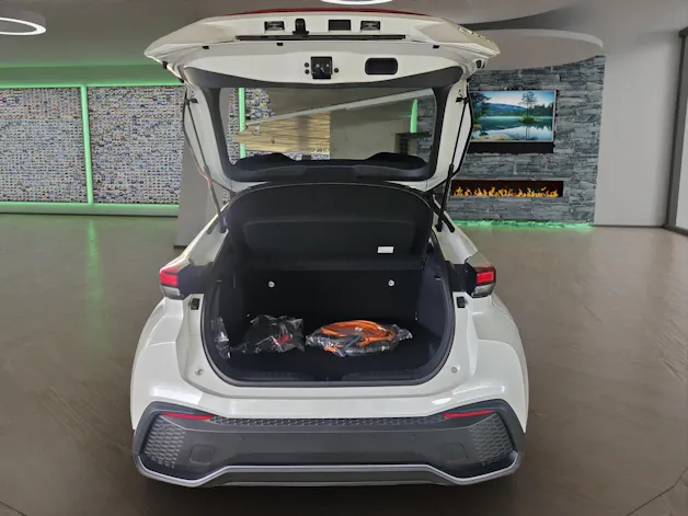 Toyota C-HR 2.0 PHEV Swiss Edition