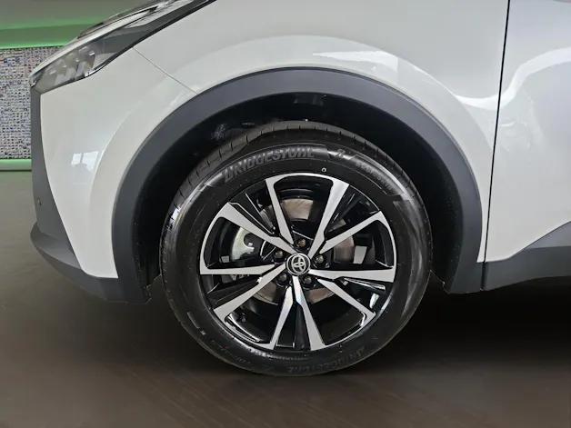 Toyota C-HR 2.0 PHEV Swiss Edition