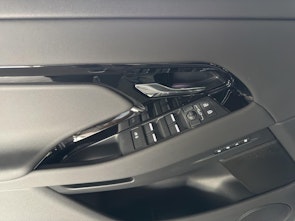 Vehicle image LAND ROVER Range Rover Evoque 1.5 T 270e Dynamic SE Plug In Hybrid mit AHK