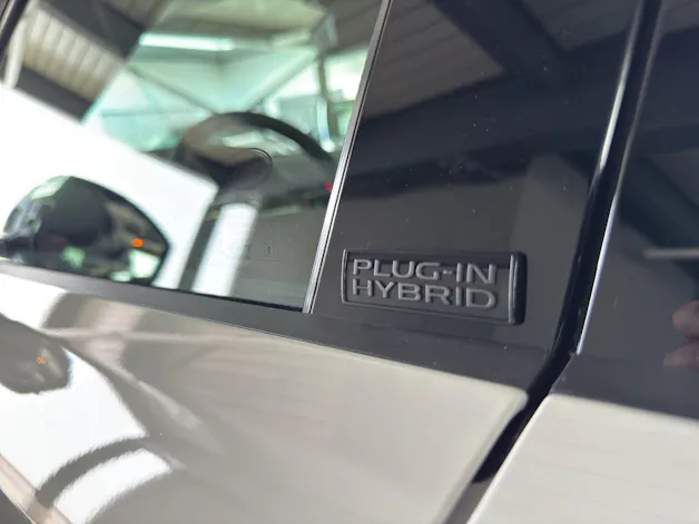 Land Rover Range Rover Evoque 1.5 T 270e Dynamic SE Plug In Hybrid mit AHK