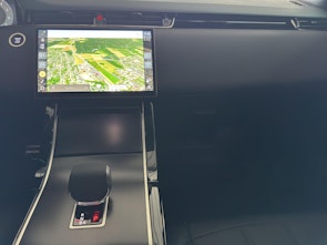 Vehicle image LAND ROVER Range Rover Evoque 1.5 T 270e Dynamic SE Plug In Hybrid mit AHK