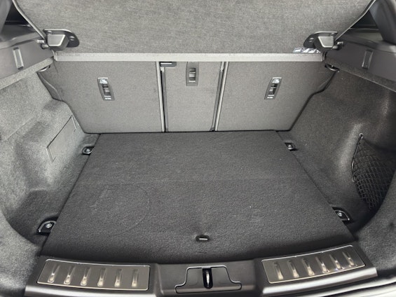 Vehicle image 16 Vehicle image 16