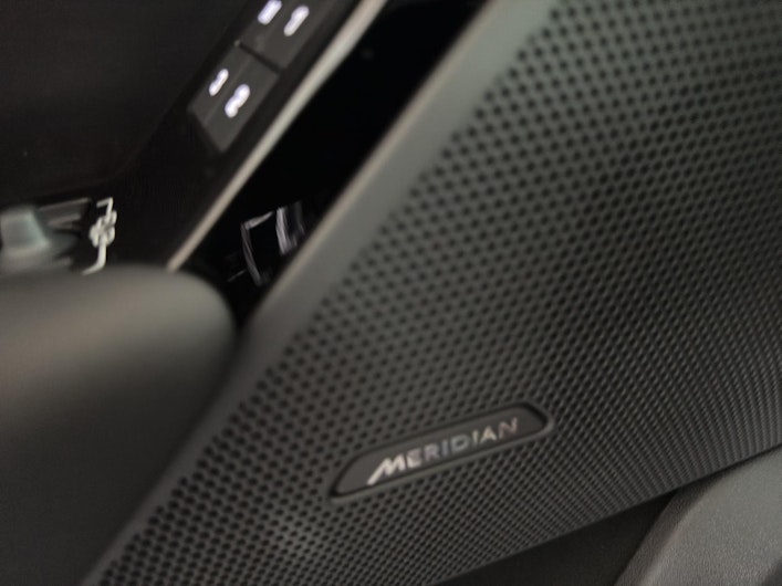 Vehicle image LAND ROVER RANGE ROVER VELAR