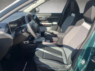 Opel Frontera 1.2 T HEV 145 Edition