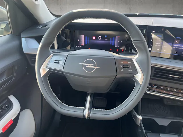 Opel Frontera 1.2 T HEV 145 Edition