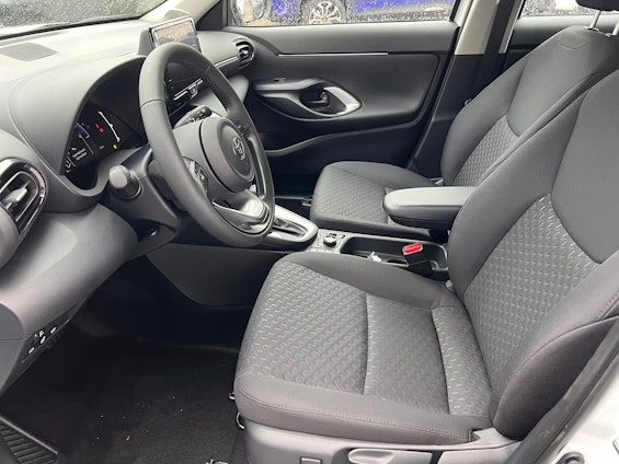 Vehicle image 8