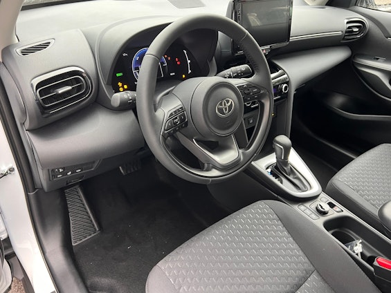 Vehicle image 7