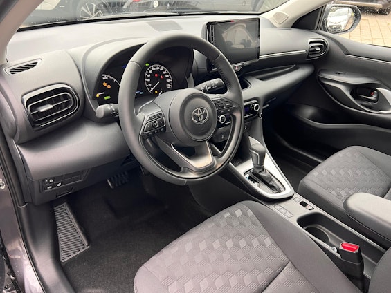 Vehicle image 7