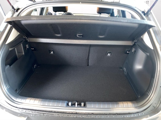 Vehicle image 11 Vehicle image 11