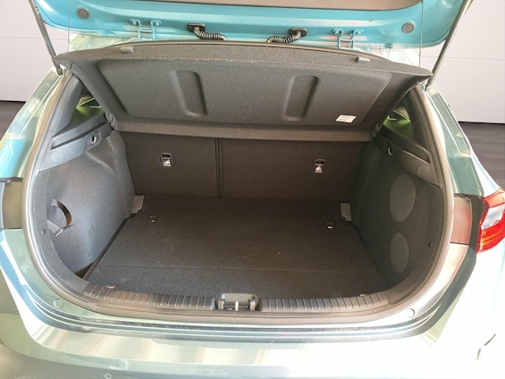 Vehicle image 9 Vehicle image 9