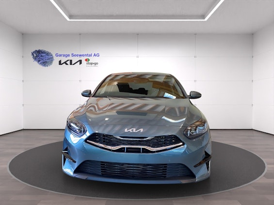 First vehicle image