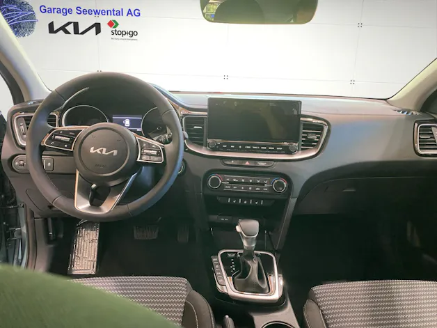 Kia Ceed 1.5 T-GDi MHEV Power
