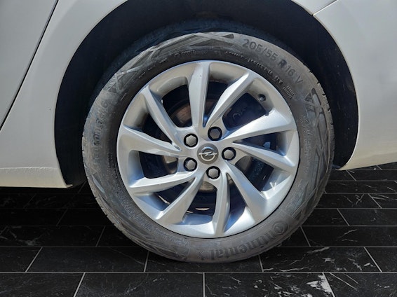 Vehicle image 10 Vehicle image 10