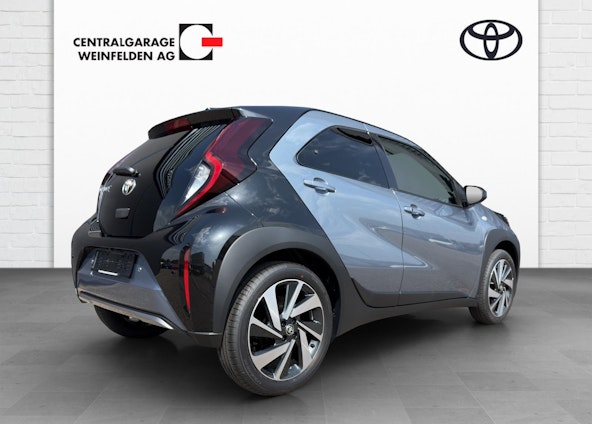 Vehicle image 5 Vehicle image 5